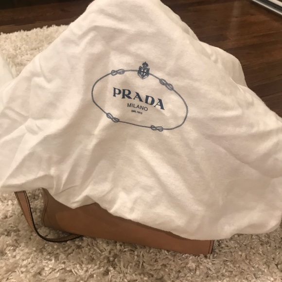 AUTHENTIC BEIGE PRADA PURSE!! - Picture 7 of 7